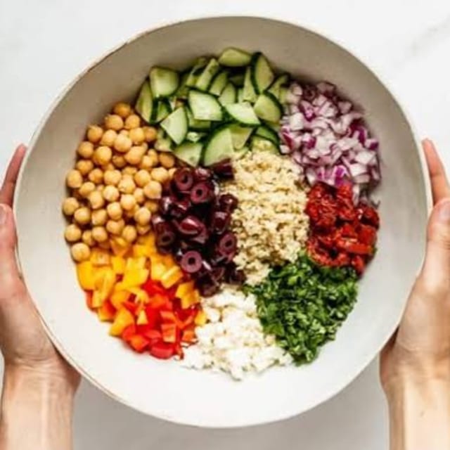 Quinoa Bowls - Mediterranean.