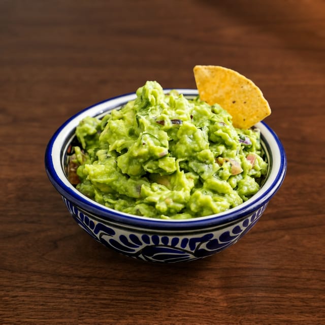 Guacamole & Chips - TO GO (16oz).